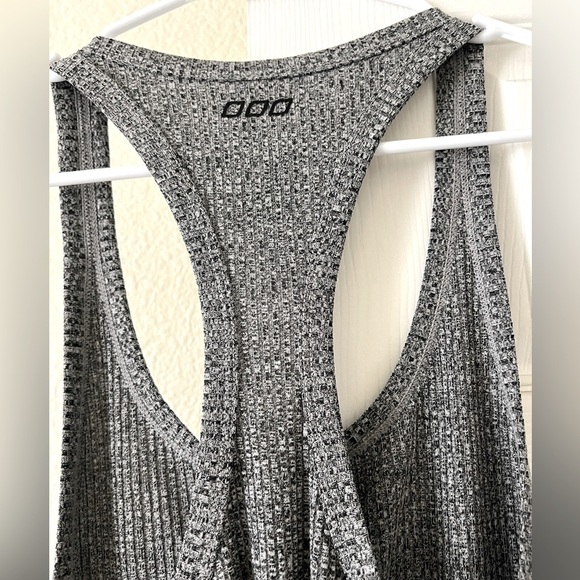 Lorna Jane Racerback tank - Picture 2 of 6